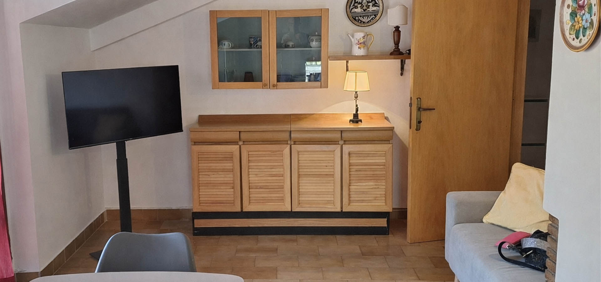 sandra-casa-vacanze-apecchio-pu-soggiorno-con-tv