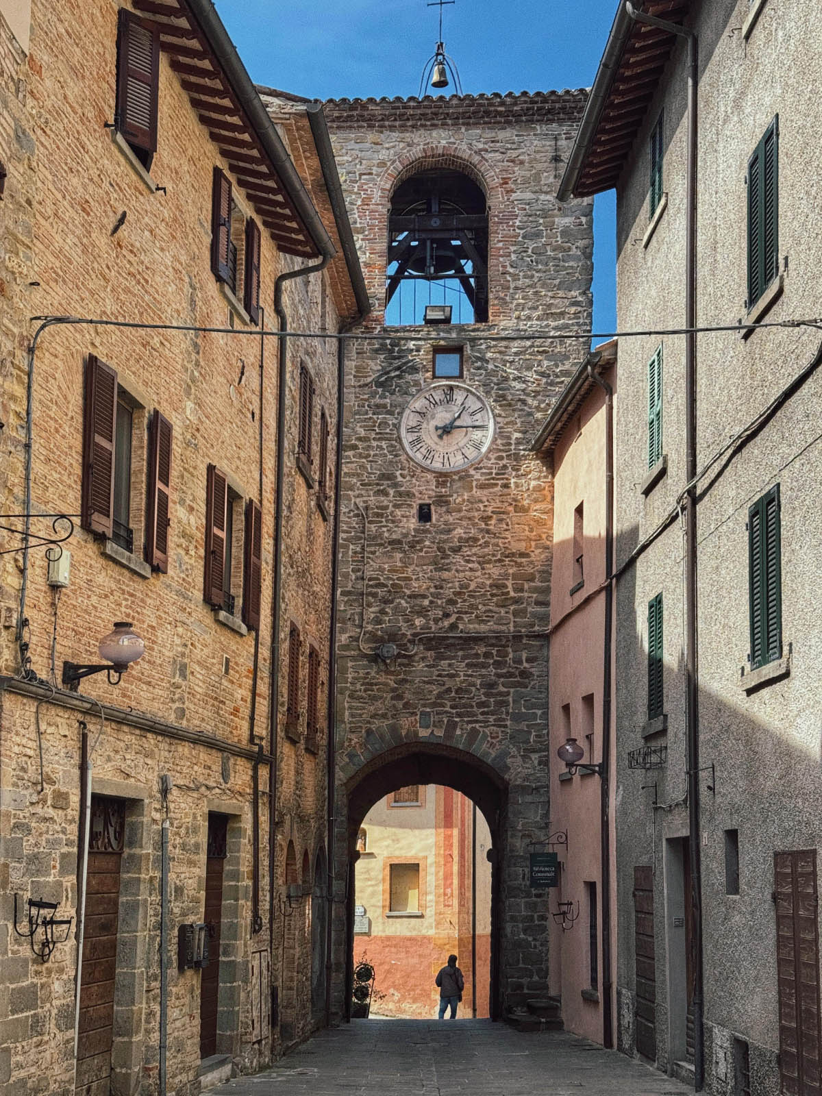 sandra-casa-vacanze-appartamento-ad-apecchio-pu-torre-orologio sandra-casa-vacanze-appartamento-ad-apecchio-pu-torre-orologio